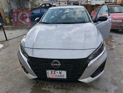 نيسان ألتيما